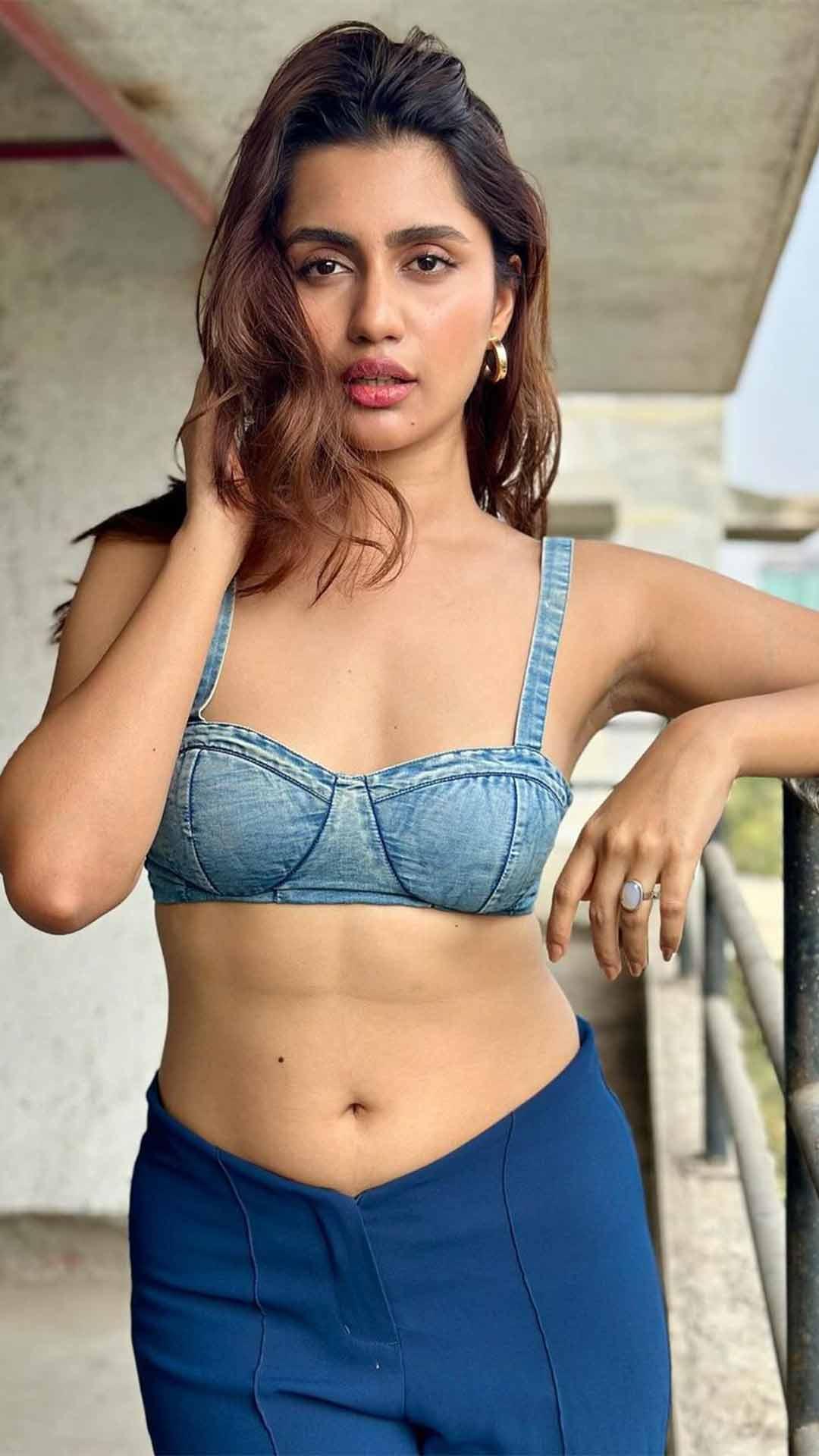 Anushka-Luhar
